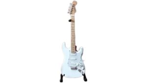 axe heaven stratocaster review