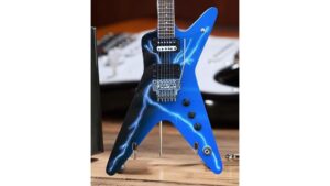 dimebag darrell mini guitar