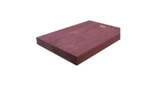 High-quality wood cutting board designed for chefs and home cooks, featuring a sleek, durable finish perfect for slicing, chopping, and serving.